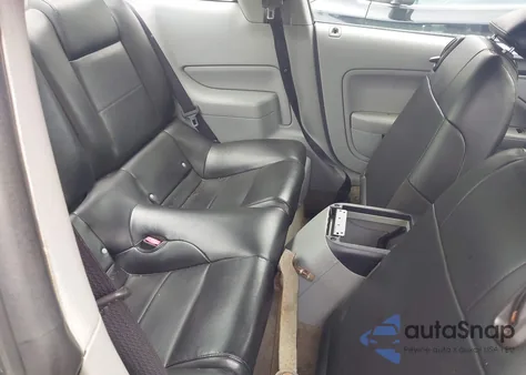 2005 Ford Mustang V6 Deluxe/V6 Premium z USA, uszkodzony, nr VIN 1ZVFT80N755128416